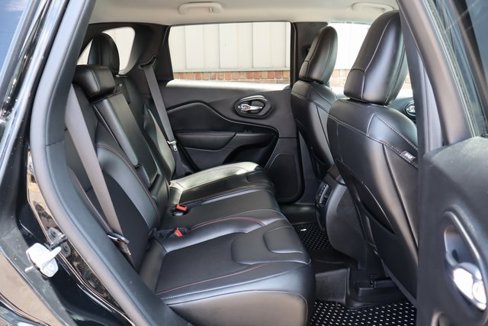 Used 2020 Jeep Cherokee Trailhawk w/ Cold Weather Group image 44