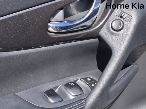 Used 2020 Nissan Rogue SV w/ Premium Package image 20