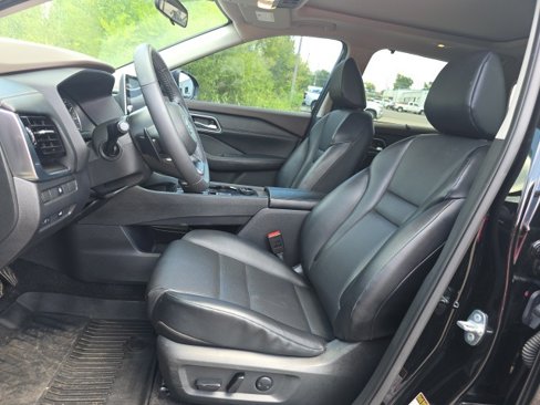 Used 2021 Nissan Rogue SV w/ Premium Package image 9