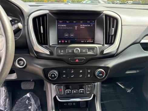 Used 2020 GMC Terrain SLE image 22