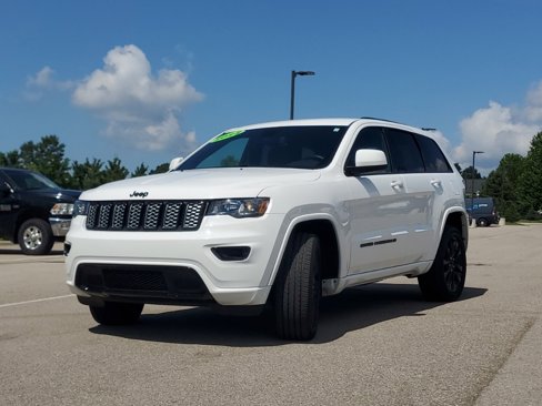 Used 2022 Jeep Grand Cherokee Laredo X image 4