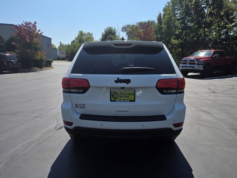 Used 2017 Jeep Grand Cherokee Laredo image 6