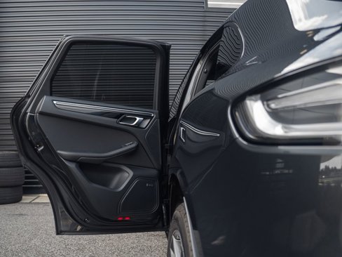 Certified 2025 Porsche Macan image 29