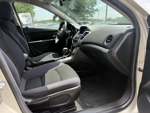 Used 2013 Chevrolet Cruze LT image 13