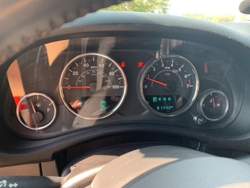 Used 2015 Jeep Wrangler Unlimited Sahara w/ Connectivity Group image 18