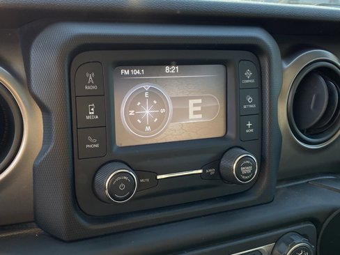 Used 2018 Jeep Wrangler Unlimited Sport image 14