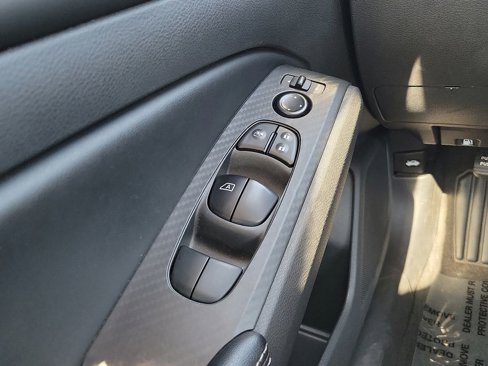 Used 2024 Nissan Altima 2.5 SV image 13