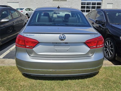 Used 2014 Volkswagen Passat TDI SEL Premium image 5