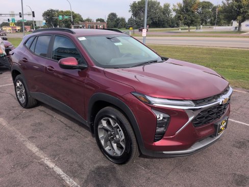 New 2025 Chevrolet Trax LT w/ Driver Confidence Package image 7
