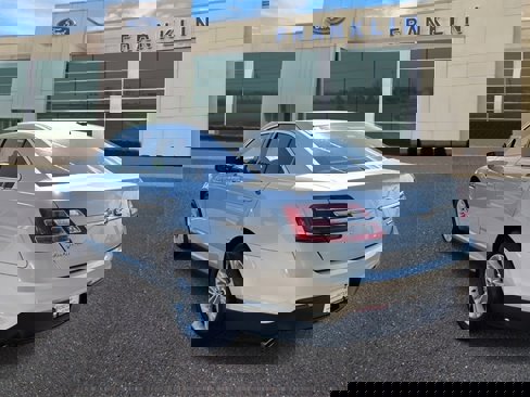 Certified 2019 Ford Taurus SE image 5