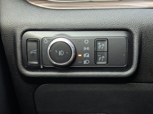 Used 2023 Ford Explorer Limited image 33