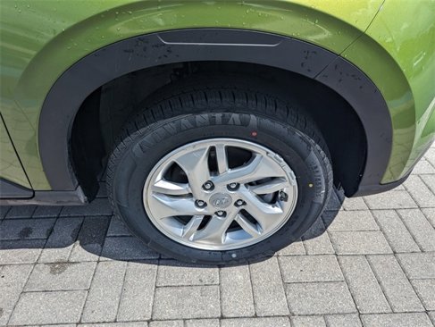 Used 2024 Hyundai Venue SE image 15