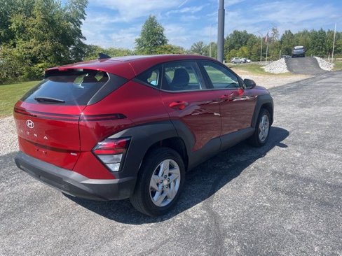 Used 2025 Hyundai Kona SE image 6