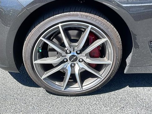 Used 2025 Genesis G70 2.5T image 9