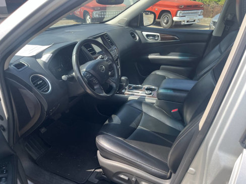 Used 2014 Nissan Pathfinder SL w/ SL Tech Package image 6