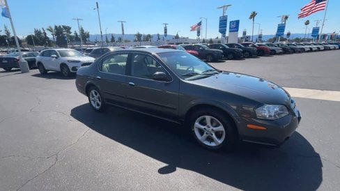Used 2003 Nissan Maxima GXE image 2