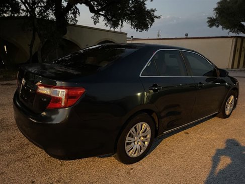 Used 2012 Toyota Camry LE image 7