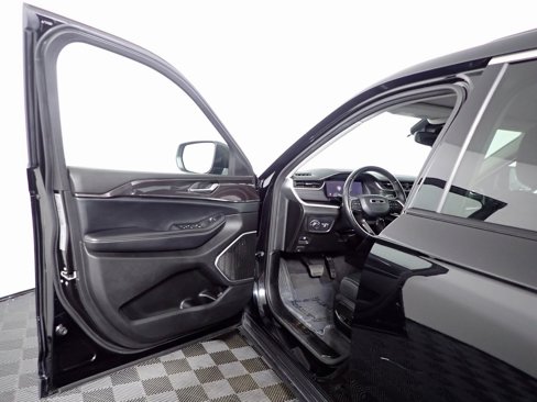 Used 2022 Jeep Grand Cherokee L Laredo w/ Luxury Tech Group I image 19