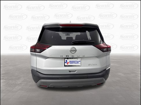 Used 2023 Nissan Rogue SV image 9