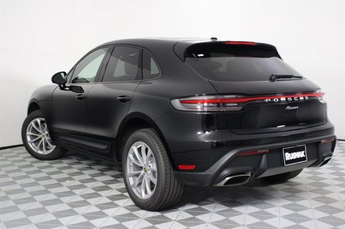 New 2026 Porsche Macan image 3