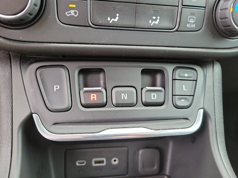 Used 2021 GMC Terrain SLE image 25