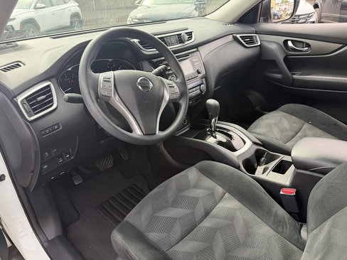 Used 2015 Nissan Rogue SV image 9