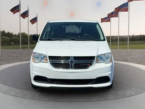 Used 2018 Dodge Grand Caravan SE w/ UConnect Hands-Free Group image 15
