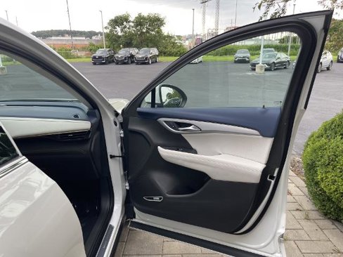 Used 2024 Buick Envision Avenir image 21