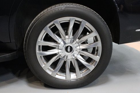 Used 2022 Cadillac Escalade Premium Luxury image 13