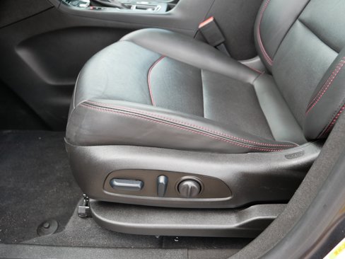 Used 2022 Chevrolet Equinox RS w/ RS Leather Package image 20