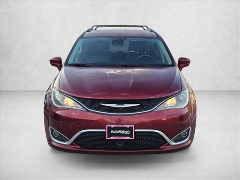 Used 2020 Chrysler Pacifica Touring-L Plus image 2