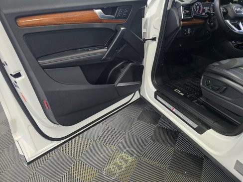 Used 2022 Audi Q5 2.0T Premium Plus w/ Premium Plus Package image 35