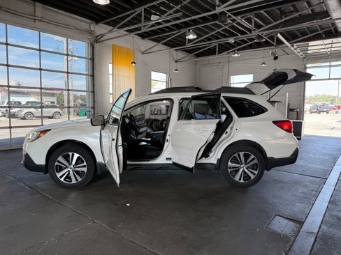 Used 2018 Subaru Outback 2.5i Limited image 17