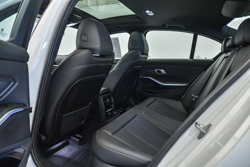 Certified 2022 BMW 330e w/ Premium Package image 19