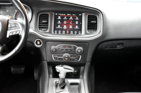 Used 2017 Dodge Charger R/T w/ Premium Group image 25