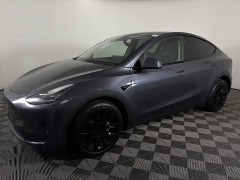 Used 2022 Tesla Model Y Long Range image 4