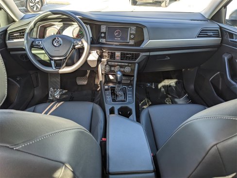 Certified 2020 Volkswagen Jetta SE image 14