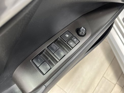 Used 2023 Toyota Camry SE image 24