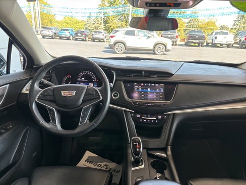 Used 2017 Cadillac XT5 Luxury image 28