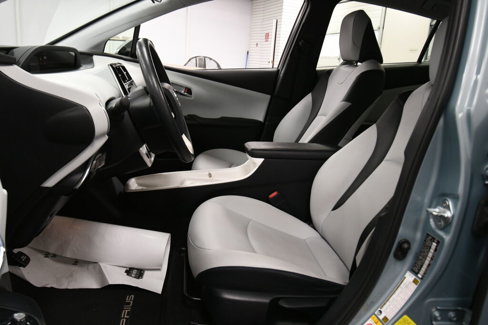 Used 2016 Toyota Prius Three Touring image 9