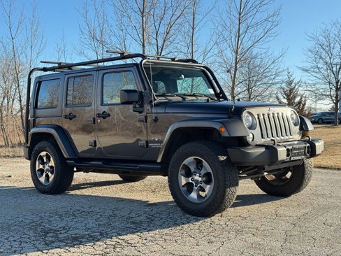 Used 2017 Jeep Wrangler Unlimited Sahara w/ Connectivity Group image 15