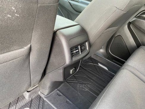 Used 2018 Chevrolet Equinox LT image 14