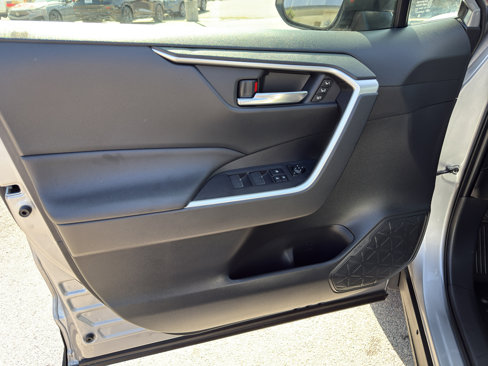 Used 2023 Toyota RAV4 XLE Premium image 10