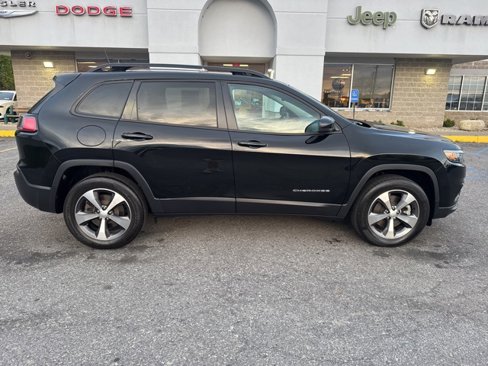 Used 2022 Jeep Cherokee Limited image 8