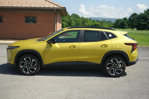 New 2024 Chevrolet Trax RS w/ Sunroof Package image 7