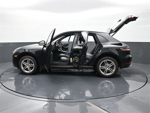 Certified 2021 Porsche Macan image 30