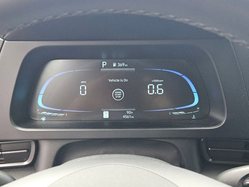 Certified 2025 Hyundai Elantra Sport image 11