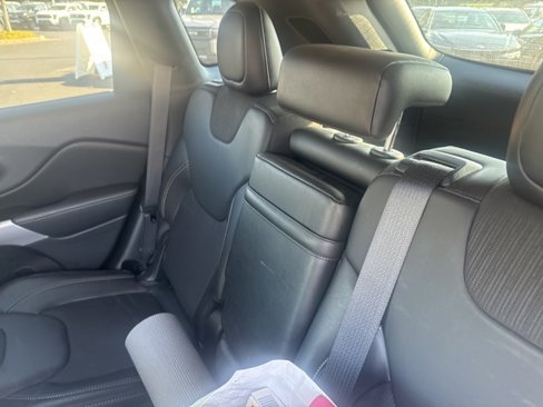 Used 2018 Jeep Cherokee Latitude Plus image 13