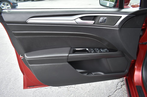 Used 2015 Ford Fusion Titanium image 32