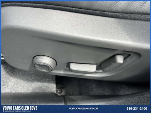 Certified 2023 Volvo XC40 B5 Plus w/ Protection Package Premier image 18